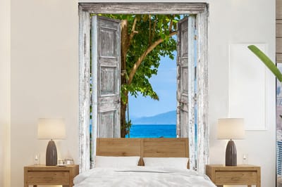 Behang - Fotobehang Strand - Tropisch - Zee - Doorkijk - Breedte 155 cm x hoogte 240 cm