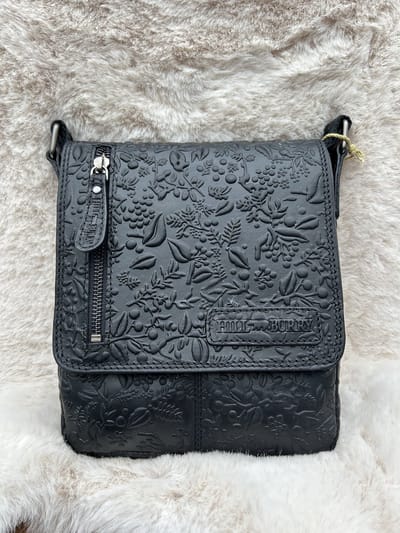 HillBurry Schoudertas met Omslag en Bladeren Reliëf zwart - (bxhxd) ca. 18cm x 20cm x 4cm