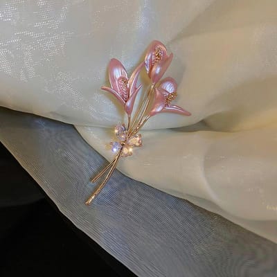 Kristallen parelbloem broches voor vrouwen mode kubieke zirkonia vlinder roos tulp plant pin broche bruiloft accessoires cadeau