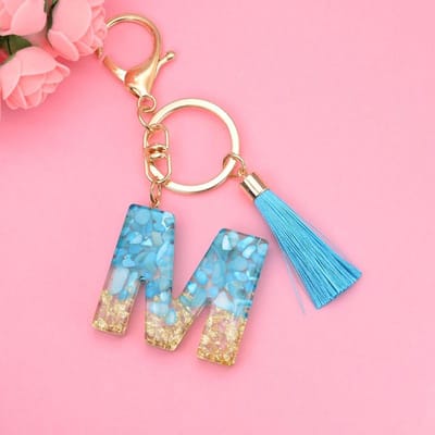 Letter Sleutelhanger A-Z – Luxe Initialen Sleutelhanger met Pompon & Kwastje – Tashanger voor Dames & Meisjes – Accessoire voor Sleutelbos, Handtas, Rugzak & Autosleutel – Persoonlijk Cadeau voor Vrouw, Moeder, Dochter & Vriendin