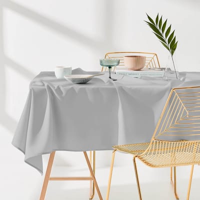 Unyqoos ® Tafelkleed met Waterafstotende Coating voor Elegante Tafeldecoratie in Lichtgrijs, 140 x 200 cm