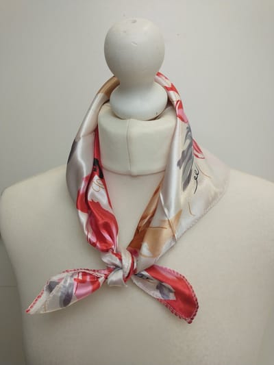 Vierkante dames neksjaal Regina-gebloemd motief-rood zwart grijs wit bruin tanny roze-50x50
