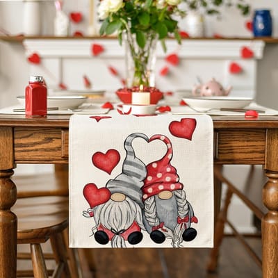 VT Goods - Tafelkleed - Gnom Valentijnsdecoratie - Rood - Keuken Tafel Runner - Sfeervolle Binnenhuisdecoratie - Geschikt voor Feestdagen - 40 x 140 cm