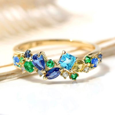 Huitan Moderne Trendy Damesringen met Blauwe/Groene Zirkonia Luxe Accessoires Dagelijkse Draagfeest Mode Sieraden voor Vrouwen 7 beige