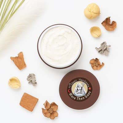 RNCosmetics - RosehipGezichtsscrub – Natuurlijke & Zachte Exfoliërende Scrub met Walnootschaal & Jojoba – Verwijdert Dode Huidcellen & Verfijnt Poriën – Voor een Frisse, Gladde & Stralende Huid – Vegan & Vitamine E Verzorging