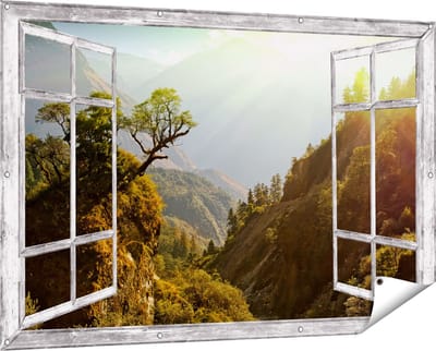 Gards Tuinposter Doorkijk Bos in de Bergen met Zonneschijn - Kleur - 150x100 cm - Tuindoek - Tuindecoratie - Wanddecoratie buiten - Tuinschilderij