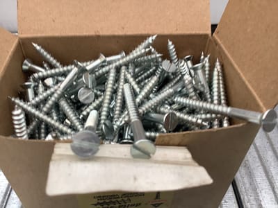 Houtschroef gleufkop. 4.5 x 50 mm. Lang. Verzinkt. 200 stuks. Deltafix.
