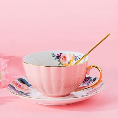 Vintage Porseleinen Theekop en Schotel Set met Goudkleurige Rand en Lepel - 240ml