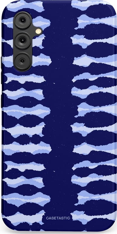 Casetastic Hoesje Geschikt voor Samsung A34 (5G) - Stijlvolle Beschermende Duo-layer Case - Golven in blauw