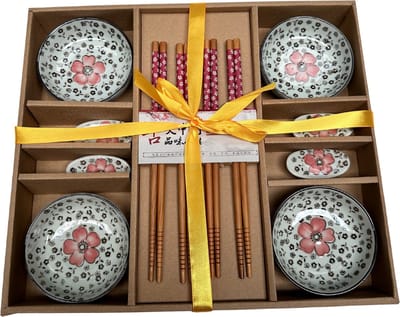 Winkrs | Sushi set voor 4 personen Rood- Keramiek Japans servies; Kommetjes, bamboe Eetstokjes en opleggers voor stokje
