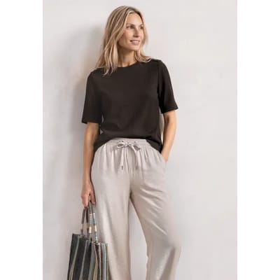 Shirt met ronde hals en knoopdetails