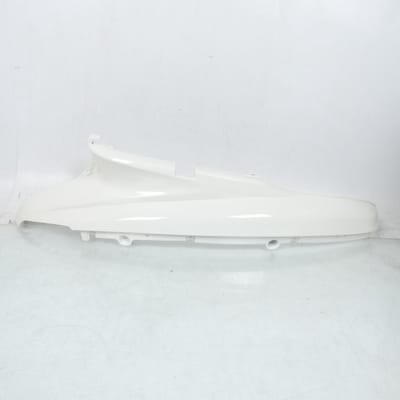 Coque arrière droite supérieure pour scooter Peugeot 50 Django 4T 787079F8 Blanc