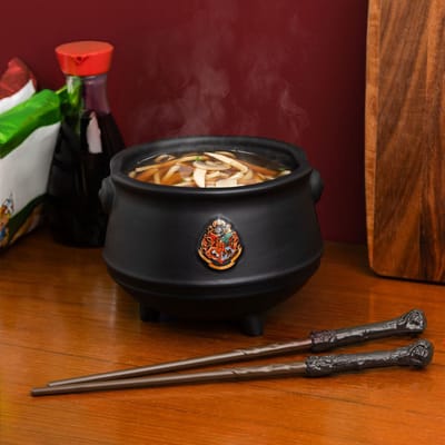 Harry Potter Cauldron Ramen Set – Officieel Gelicentieerde Keramische Kom met Toverstaf‑Eetstokjes- Paladone