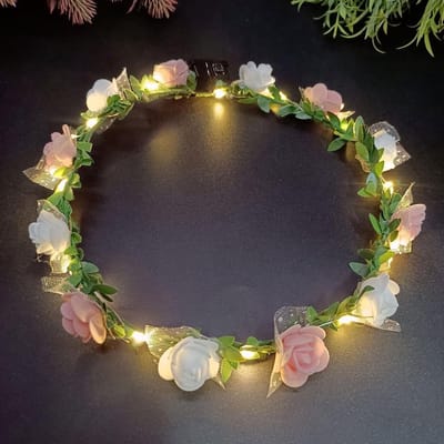 Verlichte Bloemenhoofdband voor Bruiloften, Festivals en Feestjes - LED Bloemenkroon met Glans en Schuim in Roze