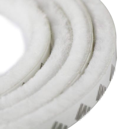 Dailygoods- Afdichtingstape 5 m - Zelfklevende Borstelstrip - Winddicht - Stofdicht - UV-bestendig - Voor Naden 9-20 mm - Deurafdichting