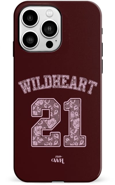 xoxo Wildhearts telefoonhoesje geschikt voor iPhone 13 Pro - She's a Wildheart - 21 - Trendy hoesje met opdruk - Beschermhoes shockproof case - Burgundy / Bordeaux rood