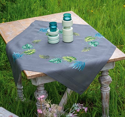 Vervaco - Tafelkleed kit - Botanische bladeren - PN-0189719 - Borduren - Borduurpakket - Borduurpakket volwassenen - Borduurpakket kind