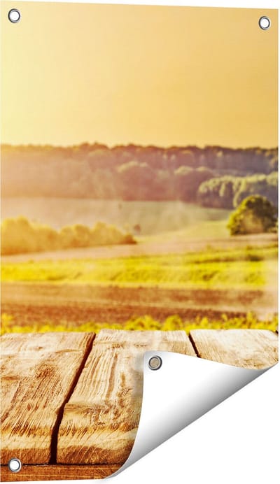 Gards Tuinposter Tractor in het Veld met Houten Planken - 40x60 cm - Tuindoek - Tuindecoratie - Wanddecoratie buiten - Tuinschilderij