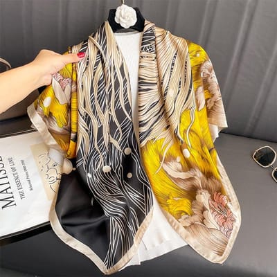 110x110cm Vrouwen Zijden Vierkante Sjaal Hijab Vrouwelijk Design Print Dames Sjaal Wraps Foulard Hoofdbanden Bufanda Grote Bandana Luxe One Size yellow