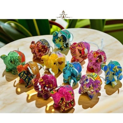 Thaise Bloemige Stof Kleine Olifant Sleutelhanger Tas Bedeltje Reis Souvenir Cadeau Creatieve Sleutelhanger black