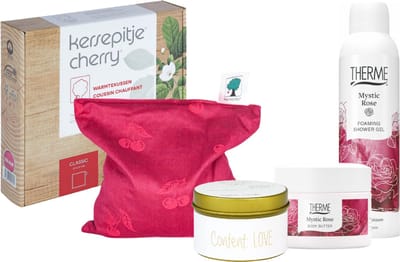 Therme Mystic Rose & Kersepitje Warmtekussen - Therme Foaming Showergel Mystic Rose - Therme Body Butter Mystic Rose - Kersepitje Warmtekussen