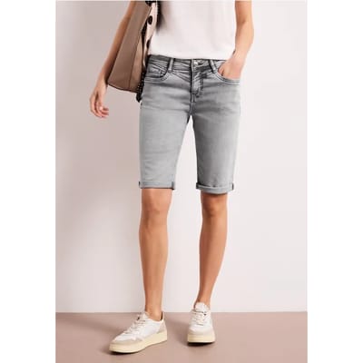 Bermuda met Slim Legs en omgeslagen detail
