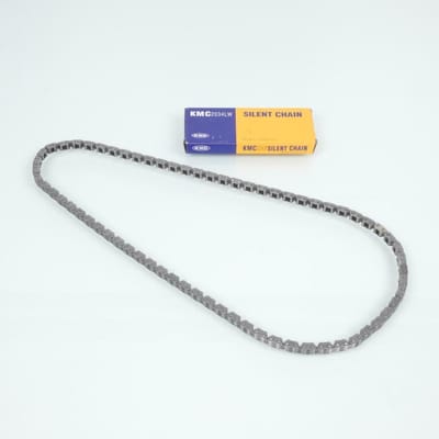 kmc distributieketting voor suzuki 650 burgman scooter 2006 tot 2011 12760-19f01-000 / 2034lw 136 nieuw