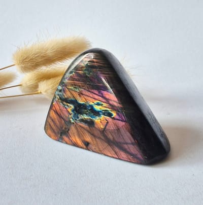 Premium Rainbow Labradorite Freeform 165g – High Flash Madagascar Labradoriet – One of a Kind Crystal