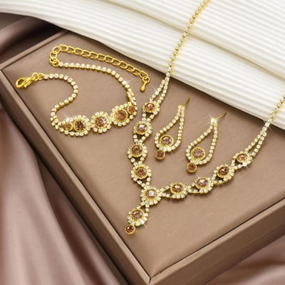 4-delige Dames Mode Koperen Klauwketting Zonnebloem Ketting Oorbellen Armband Sieraden Set Bruiloft Banket Feest Vakantiecadeau beige