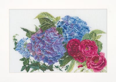 Thea Gouverneur - Borduurpakket met telpatroon - 442 - Voorgesorteerde DMC Garens - Hortensia & Roos - Linnen - 46 cm x 30 cm - DIY Kit