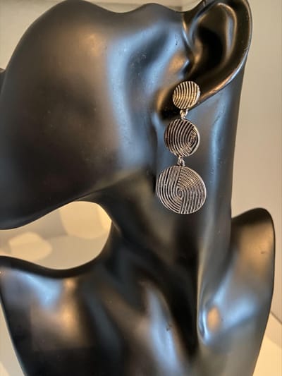 Emery rose ronde oorbellen || Make up | Parfum | Moederdag | Verjaardagscadeau| Cadeautje| Valentijnsdag| Kado | sieraden | vaderdag | oorbellen | oorsieraden
