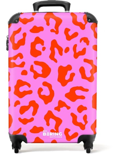 NoBoringSuitcases.com - Koffer dames - Panterprint in rood op roze achtergrond - Past binnen 55x40x20 cm en 55x35x25 cm - Trolley handbagage vrouwen - Valiezen met wieltjes volwassenen - Reiskoffer op wielen - Rolkoffer lichtgewicht