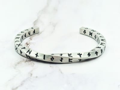 Mei's - Viking Twisted Runes - armband heren - runen - RVS zilver - polsmaat 17-18 cm