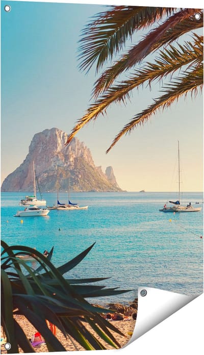 Gards Tuinposter Ibiza Cala d'Hort Strand - 60x90 cm - Tuindoek - Tuindecoratie - Wanddecoratie buiten - Tuinschilderij