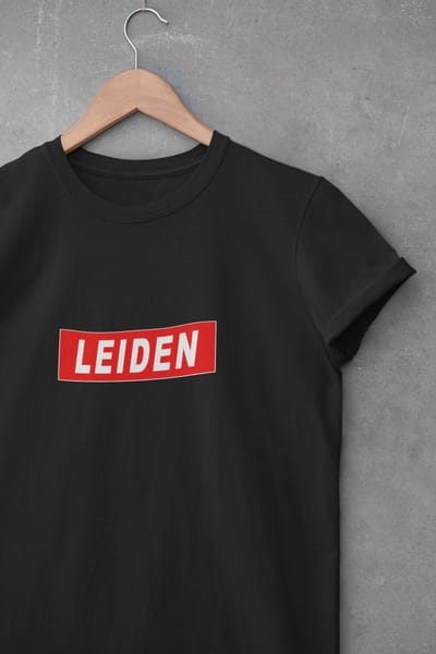 Shirt - Leiden - Wurban Wear | Grappig shirt | Leuk cadeau| Unisex tshirt | Lugdunum | Architectuur | Wit & Zwart