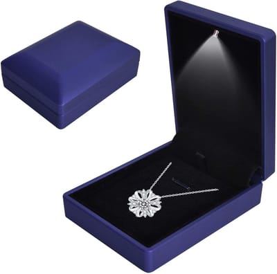 Elegante Fluwelen Sieradendoos met LED Verlichting voor Verloving en Bruiloft - Geschenken op Maat