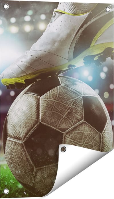 Gards Tuinposter Voetbal Aftrap met de Bal in het Stadion - 40x60 cm - Tuindoek - Tuindecoratie - Wanddecoratie buiten - Tuinschilderij