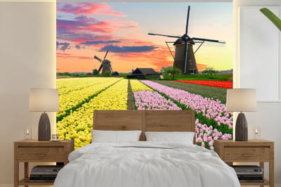 Behang - Fotobehang Windmolen - Tulpen - Bloemen - Nederland - Breedte 220 cm x hoogte 220 cm