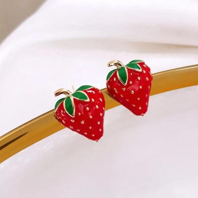 2 modieuze en schattige kleine aardbeienoorbellen voor dagelijkse kleding en reisaccessoires voor dames red