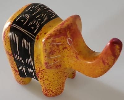 Nog meer sfeer in uw woonomgeving met dit prachtig handgemaakte olifantje! Een bijzonder olifantje gemaakt van speksteen, een zachte natuursteen. Vind een gezellig plekje in je huis, serre/tuinkamer of in de werkkamer. Voor uzelf of als Cadeau.