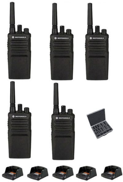 Set van 5 Motorola XT420 UHF IP55 PMR446 Portofoon met laders en koffer