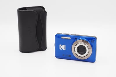 Kodak Pixpro FZ55 - Compactcamera - Blauw - + 32GB geheugenkaart - + Tas