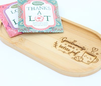 Cadeau voor de juf – Houten plankje met thee – Genietmomentje van de liefste juf