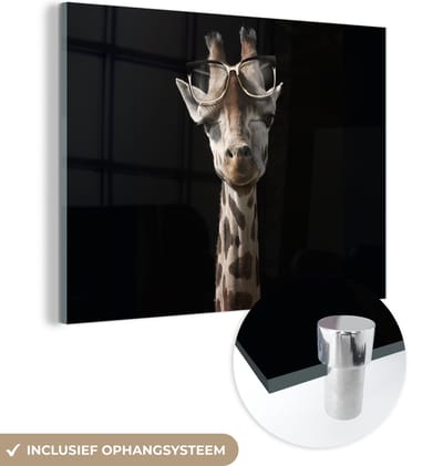 MuchoWow® Glasschilderij 160x120 cm - Schilderij acrylglas - Giraffe - Bril - Zwart - Foto op glas - Schilderijen