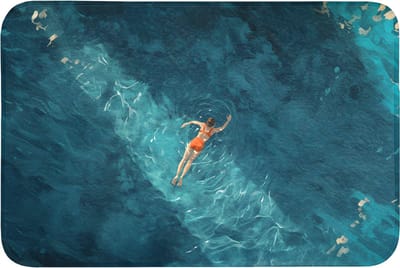 Badmat 90x60 cm - Antislip - Vrouw - Water - Bikini - Oranje - Badmatten voor badkamer - Badkamermat - Douchemat - Badkamer mat