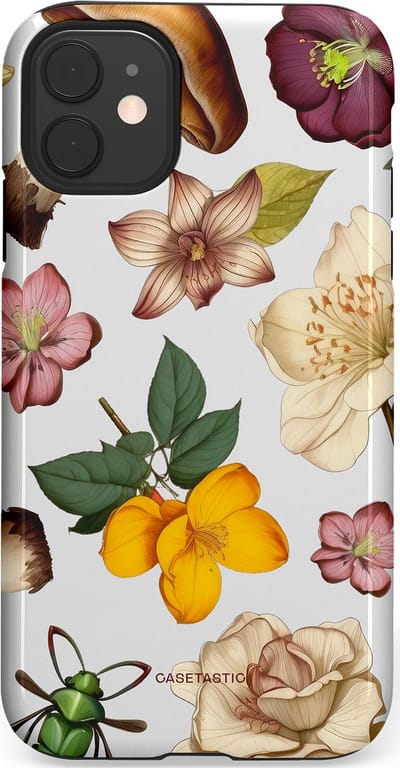 Casetastic Hoesje Geschikt voor Apple iPhone 11 - Stijlvolle Beschermende Duo-layer Case - Betovering in het bos