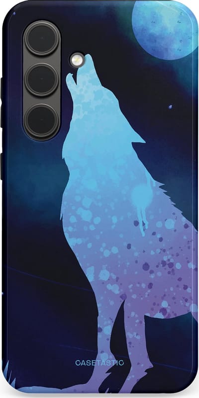 Casetastic Hoesje Geschikt voor Samsung S24 - Stijlvolle Beschermende Duo-layer Case - Blauwe Wolvennacht