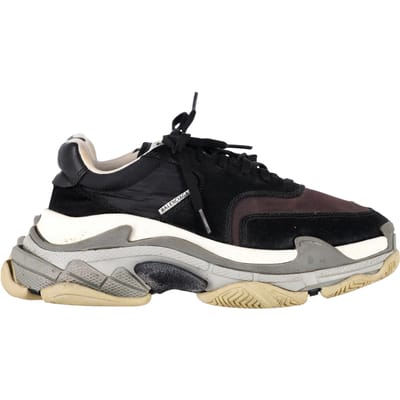 Balenciaga Triple S Sneakers in Zwart en Bordeau Suède