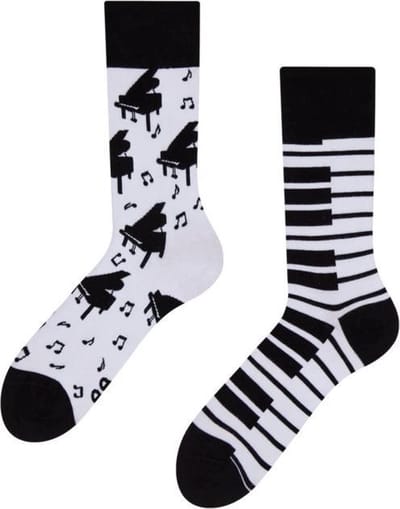 Verschillende Sokken met Piano's & Pianotoetsen - Sokken dames/heren maat 38-43 - Cadeau voor Muziekliefhebbers & Pianisten