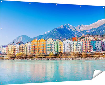 Gards Tuinposter Gekleurde Huisjes in Innsbruck, Oostenrijk - 180x120 cm - Tuindoek - Tuindecoratie - Wanddecoratie buiten - Tuinschilderij